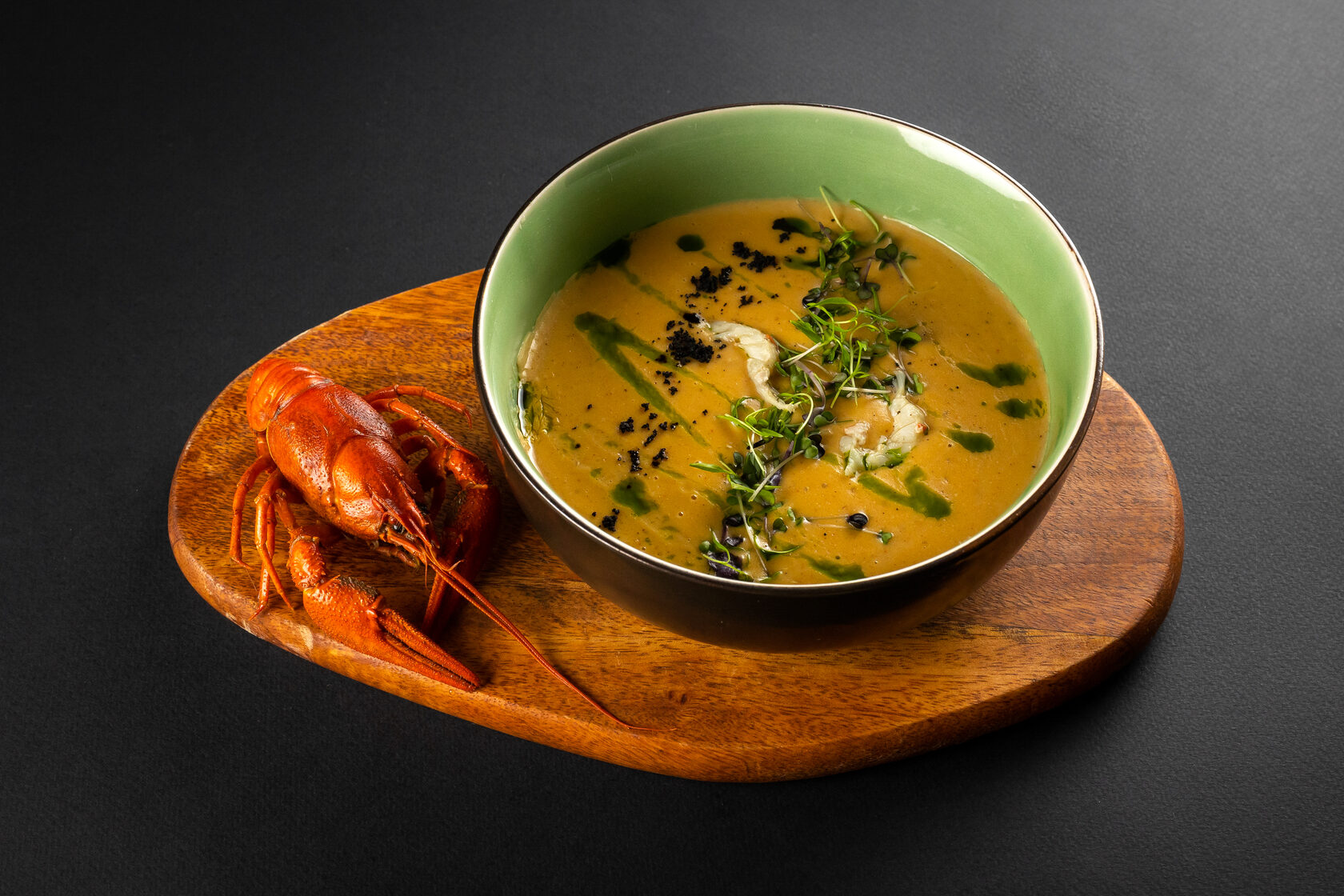 Крем-суп из раков с овощами и киноа